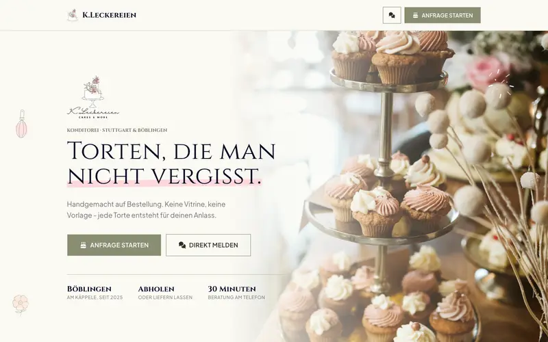 Startseite von K.Leckereien: Überschrift „Torten, die man nicht vergisst" neben einer Etagere mit Cupcakes